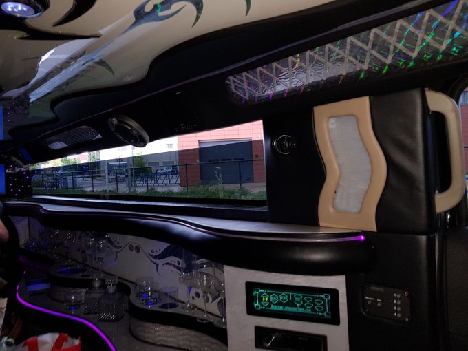 Dans le hummer limousine noir direction les dos' isol&eacute;s de notre amie....... https://t.co/P7Y0Akwya3<a href="/tag/asswednesday"class="tags"><span>#asswednesday</span></a><a href="/tag/tittytuesday"class="tags"><span>#tittytuesday</span></a>