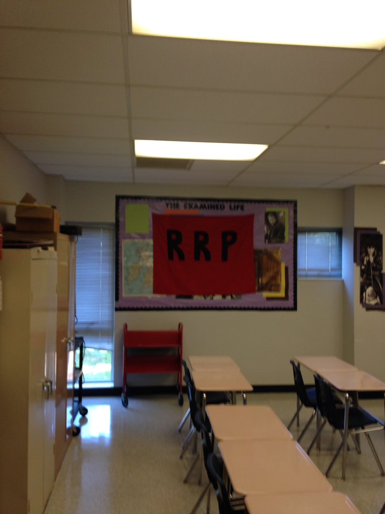 laserific's tweet photo. Check out @MrCowmanWSHS 's new room decor! You 'll love this @JaneeMarinelli #columbusmicro #itguy #nerdme #snoopin #pcsetup #dubsouth #rrp https://t.co/mqY7E6LbvP