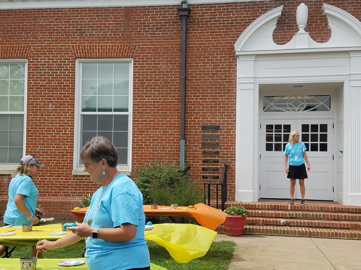 Teresa M. Cave tweet media