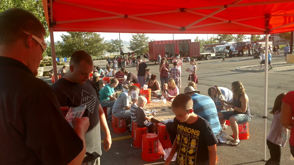 JamesCollins_55's tweet photo. Great time at our off site MET team depot/kids club event in Saratoga springs last week. #D53MET #BestnWest #PacNorthProud #Extreme4417 https://t.co/Gklbj56fQj