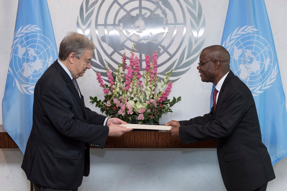 HE Amb Lazarous Kapambwe is the new PR of Zambia to the UN. Credentials presented to the SG @antonioguterres @UN zambiaun.com