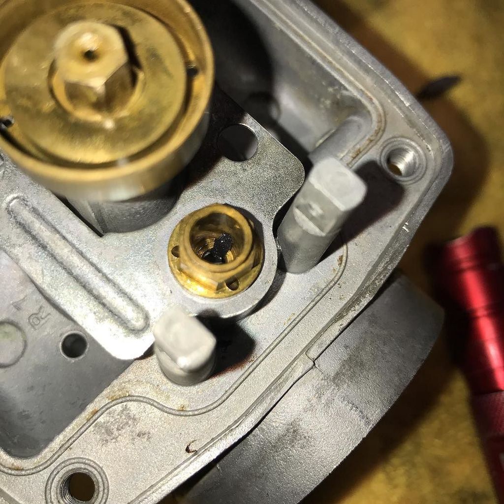 motochopshop's tweet photo. Ever wonder sometimes why your carbs won't stop leaking? #motochopshop #3rdcarbcleab #3rdtimesacharm #honda #cb360 #360t #cb360t #carbprobl… https://t.co/4kw3KkWV2G