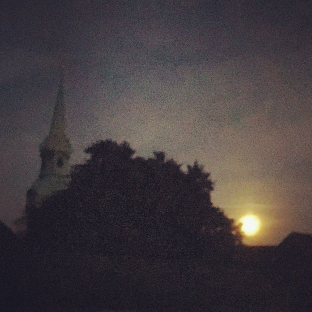 nicRother's tweet photo. #lunaplena https://t.co/Zp8rMc6BIx