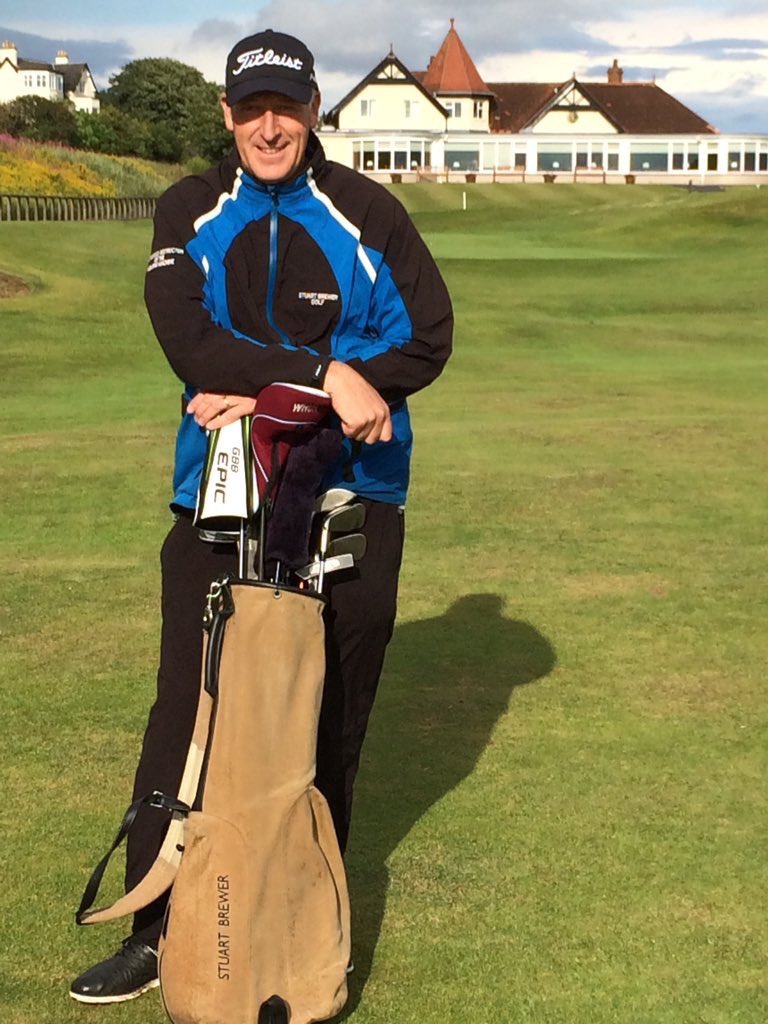 WhitneyHillier's tweet photo. Coach @StuartBrewer1 loved using his @MacKenzieGolf bag at @lundingolfclub 😁⛳️☀️🇬🇧 #mackenziewalker https://t.co/7hbxKJvp2R