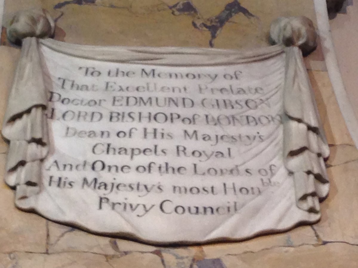 kmt157's tweet image. There was also a variety of memorials for the #BishopsOfLondon found inside the church @AllSaintsFulham