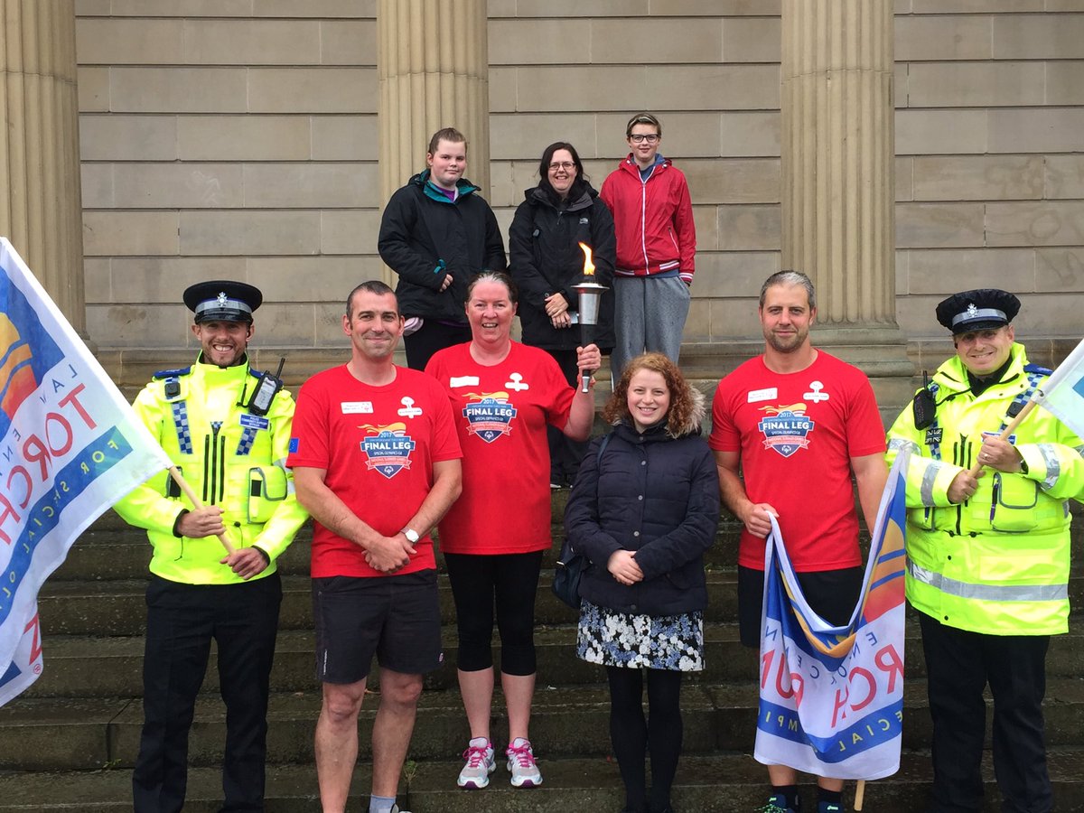 SYP_Events_Ops's tweet photo. Many thanks to Cllr Olivia Blake for welcoming the #letr to Weston Park #sheffield @SOGreatBritain https://t.co/ZpsBi9rxZd