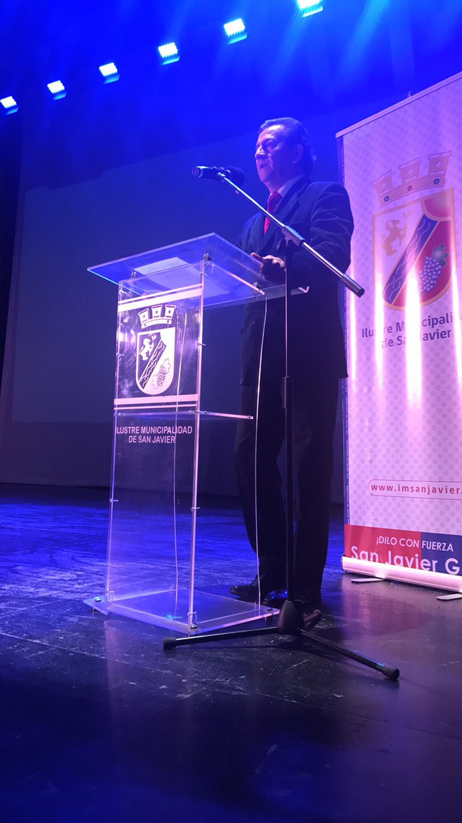 muni_sanjavier's tweet photo. Junto al SEREMI De Desarrollo Social conmemoramos los 10 años de #Chile Crece Contigo y entregamos 181 kit rincon de juego. @dsocial_gob https://t.co/7Vx95GZoXk