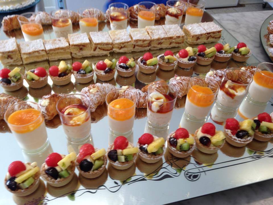 Presso il ristorante #masseriatorrecatena . #dolcivisioni #ristorante #estate2017 #dolcetti #lovesfood