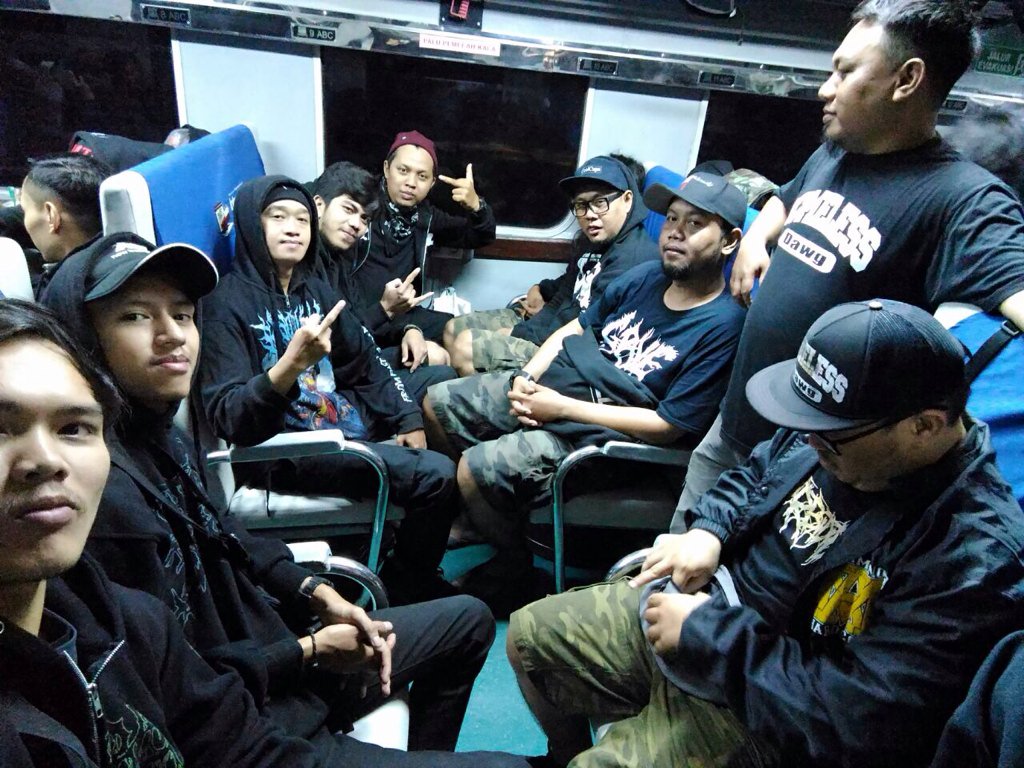 menuju Mojokerto Black Conspiracy 14
sampai ketemu besok yes teman teman 💚🙏

#turbidity #mojokertoblackconspiracy