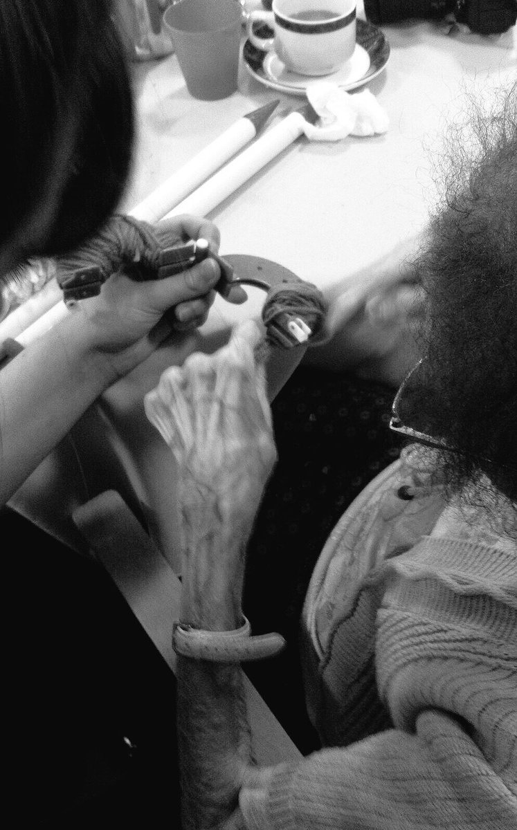 Mona making Pom Poms (FYI:101 Years Old) #dementia #carehomes #movingintocare #changingperceptions