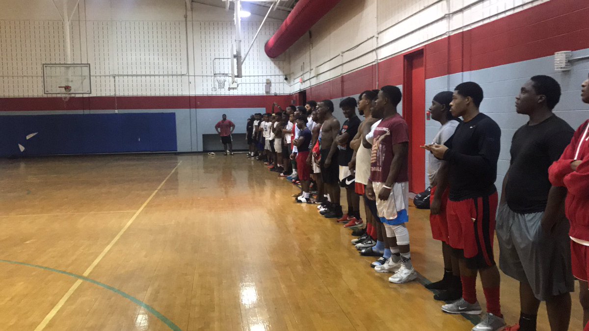 MisterA11's tweet photo. The boys @madisonmarlins are back at it with more #HEART #HUSTLE #HONOR #OnlyAtMadison #YouCanNotHoldUsDown #HeadsHighHeelsUp @HISDATHLETICS https://t.co/7uQ8nDIivN