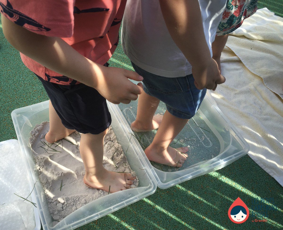 Creches_LPCR's tweet photo. Parcours sensoriel pédestre et atelier découverte des animaux de la mer à la #crèche de Metz. 
Bravo à tous :)

#grandir #sensoriel #éveil https://t.co/oniuBdKq6D
