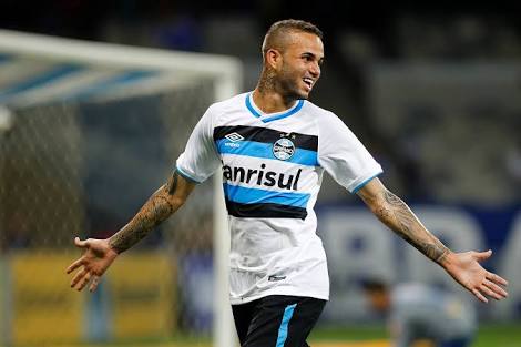 otrucollo's tweet photo. Não aprendi dizer adeus
Mas tenho que aceitar
Que amores vêm e vão
São aves de verão
Se tens que me deixar
Que seja, então, feliz https://t.co/ZYf1VCTi9p