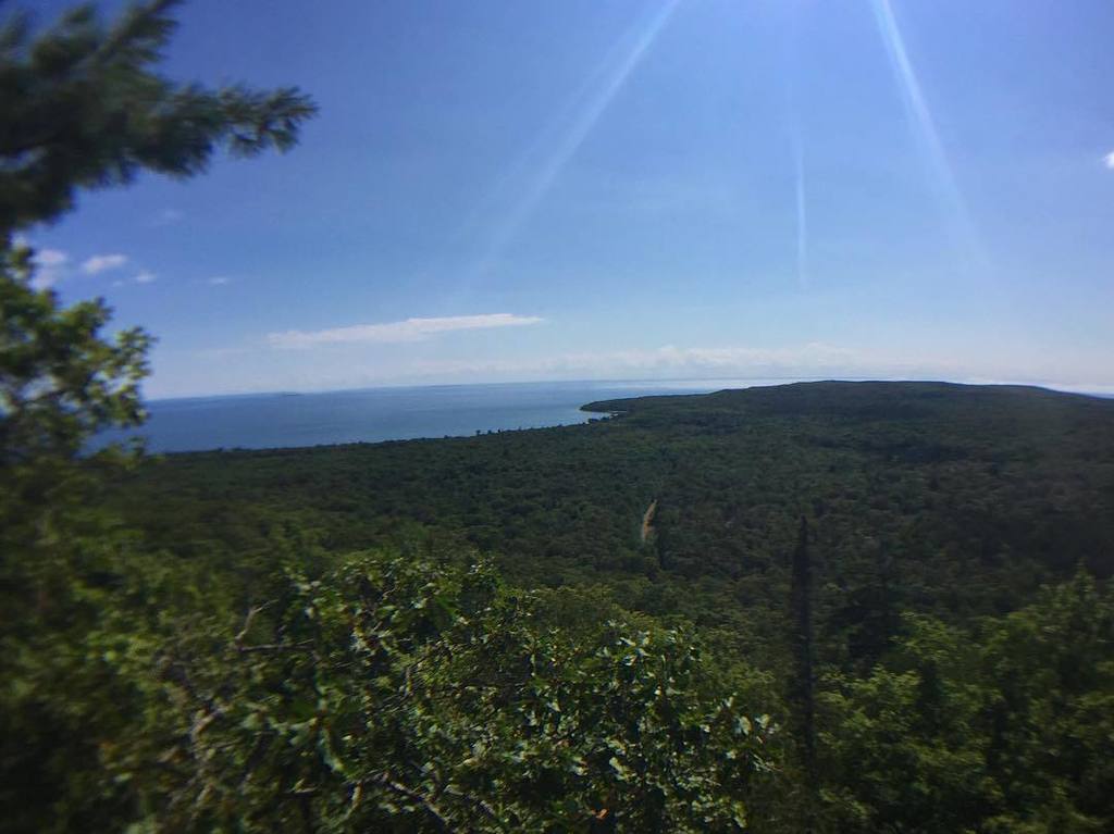 ceezg's tweet photo. Climbed to this lookout at pancake bay
.
.
.
.
.
.
#camping #pancakebay #views #ontario https://t.co/3GfYJlBD7y https://t.co/RMhXY8hXA7