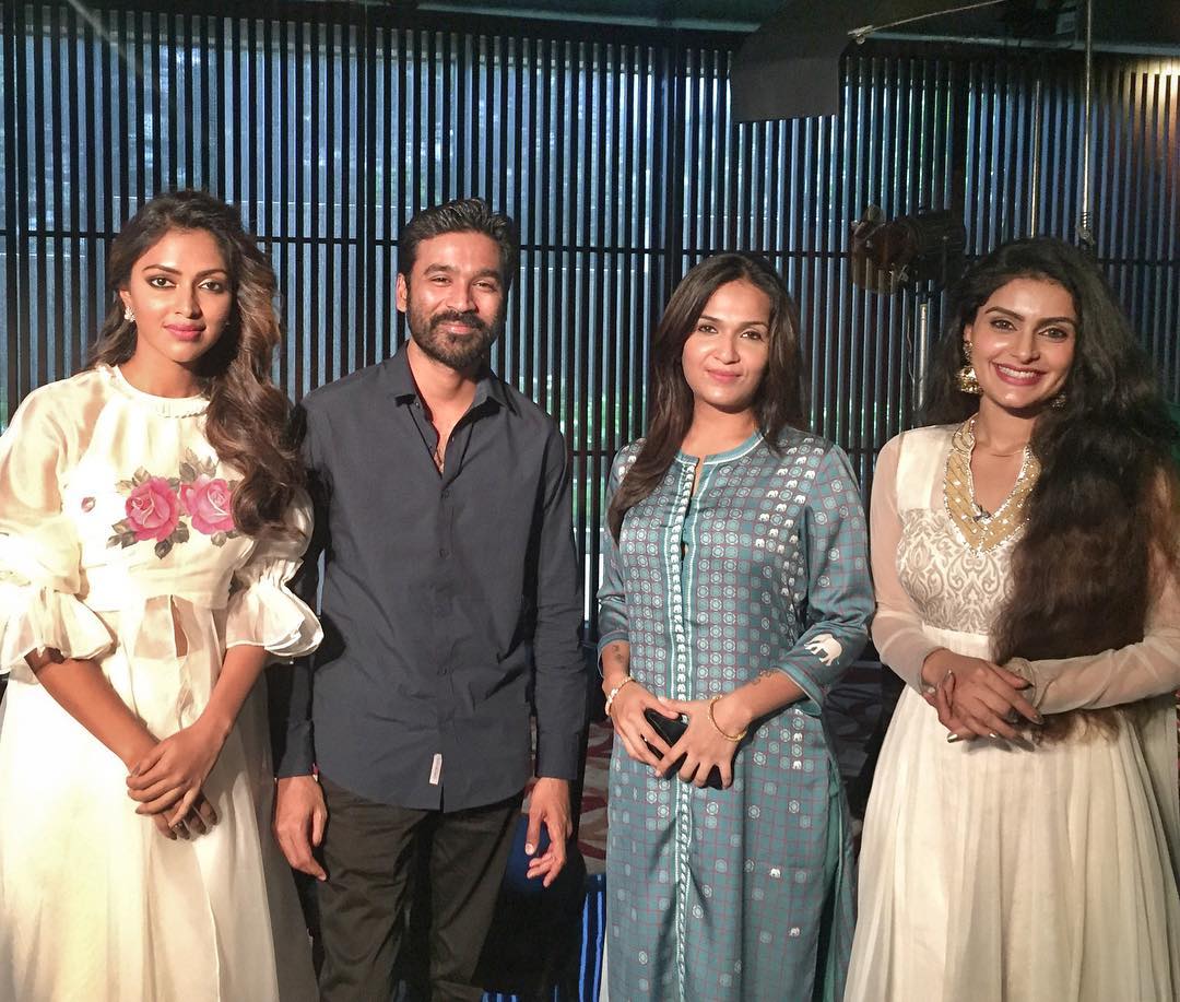 shiekpro's tweet photo. On Full Swing @dhanushkraja @Amala_ams @soundaryaarajni At #Kochi For #VIP2 Promotions! #3DaysToGoForVIP2 https://t.co/PIevBYB7I3