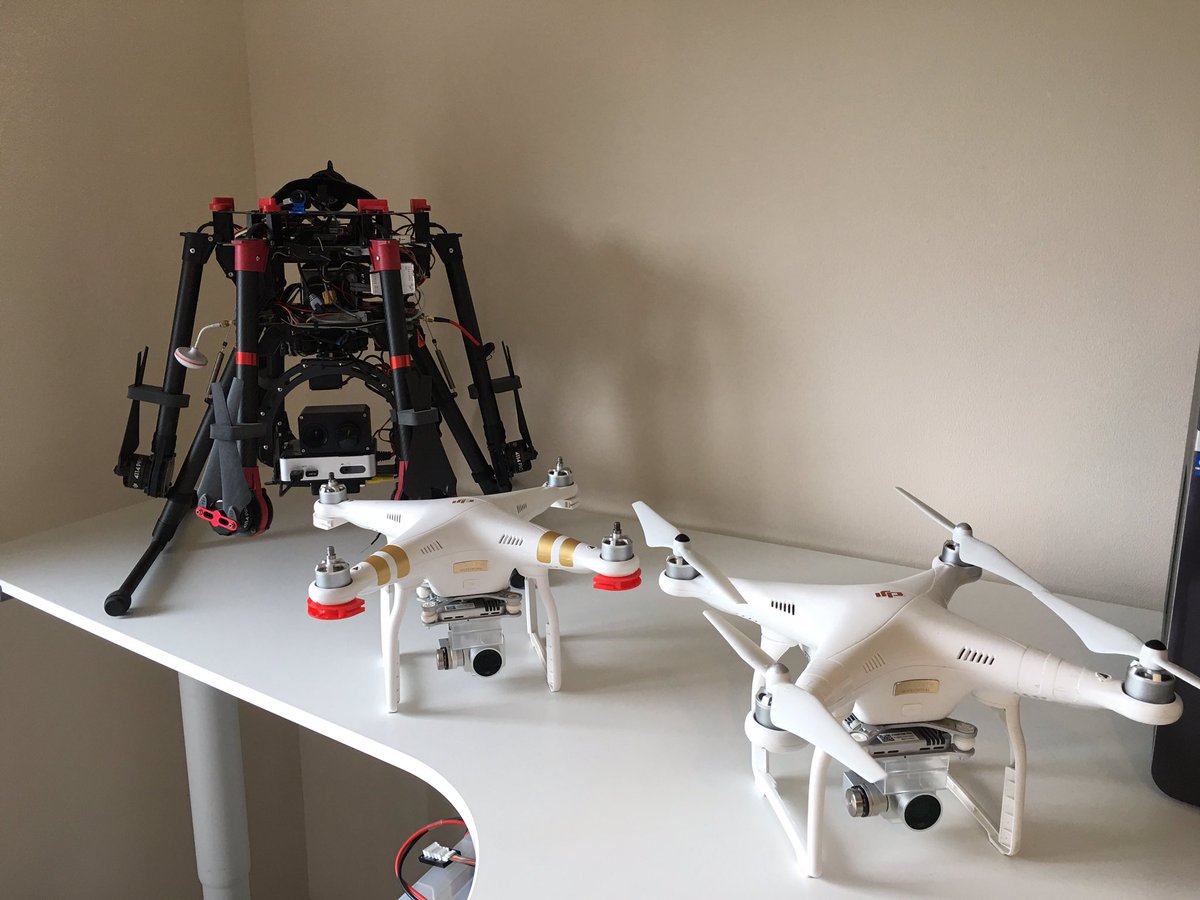 Peek Drones tweet media