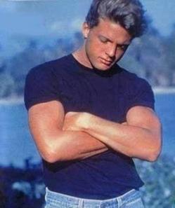 radiofanatica_'s tweet photo. #NowPlaying "SUAVE" @LMXLM 
https://t.co/fJPoAfgkag 107.6 fm

🎶Suave como me mata tu mirada🎶
Saca el #Funky que llevas dentro...

#Fanatiza2 https://t.co/5rBUaW94vY