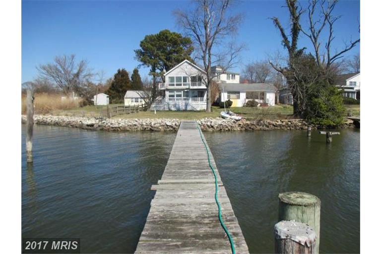 PeninsulaPropMD's tweet photo. In the market for a waterfront home in Deale, MD for under $310k? Contact us @PeninsulaPropMD today before this "Deal" is gone. #waterfront https://t.co/pAUB2LsExK