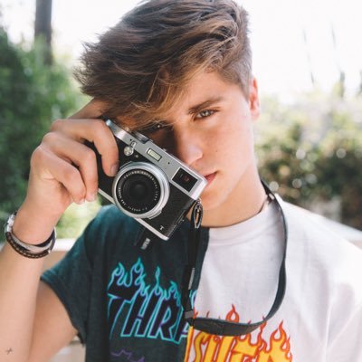 ❝Smile for the picture.❞