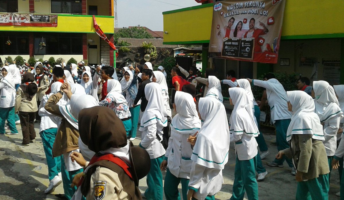 loopdepok tweet picture