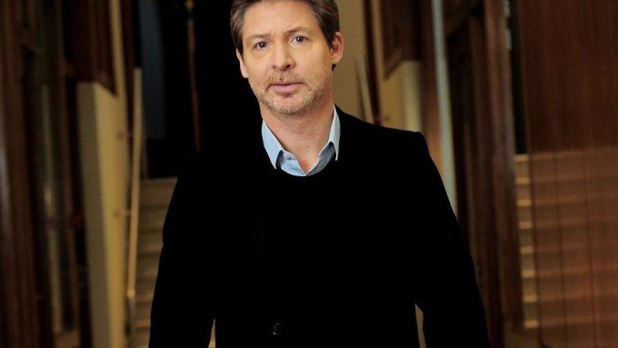 👎La justicia impulsa la investigación a Suar por plagio bit.ly/2viPN6V <a href="/ElchuecoSuar/">Adrián Suar</a>