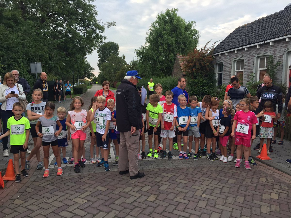 NieuwvlietCom's tweet photo. Vijfde #Zomerloop van #AVdeWielingen. Hardlopen voor jong en oud in Nieuwvliet. #hardlopen #running https://t.co/N2Sj0OP9N6