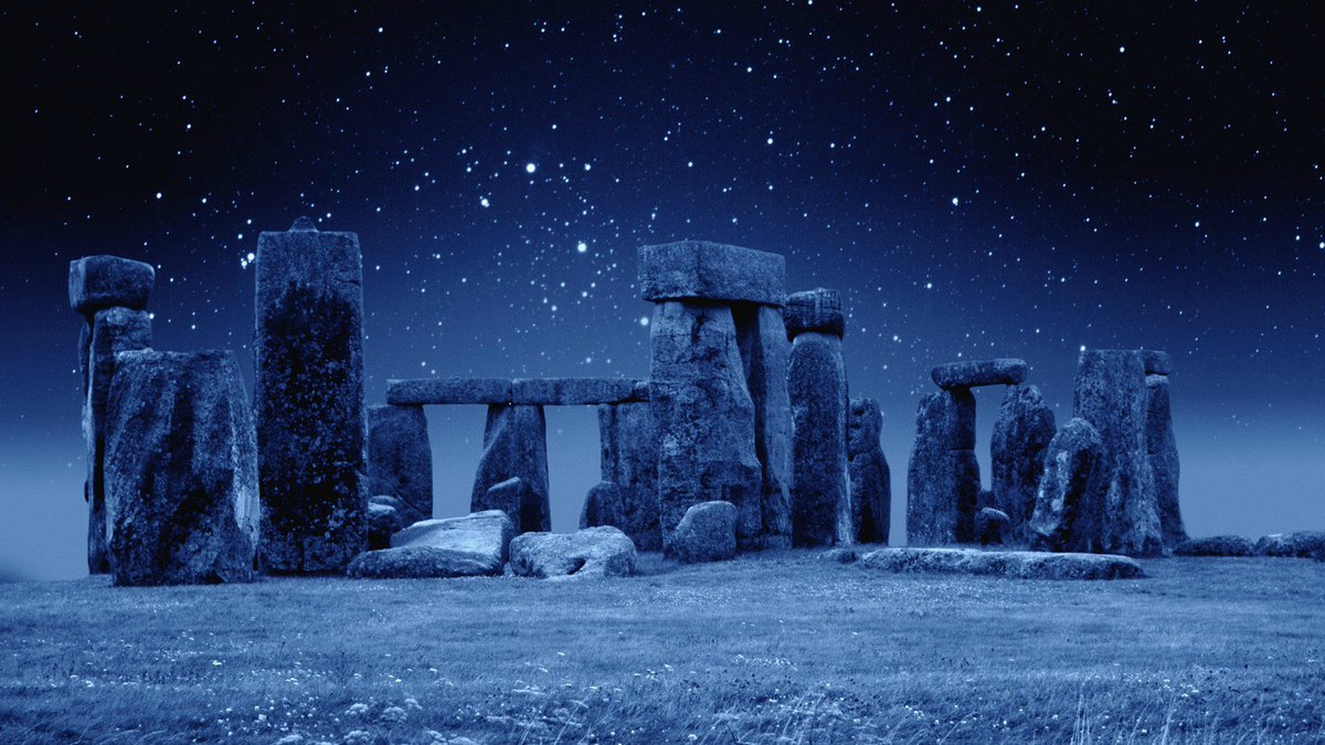 VelocityVID's tweet photo. Phenomenal Night Photo of Stonehenge in the UK https://t.co/jSSQlHC4gV