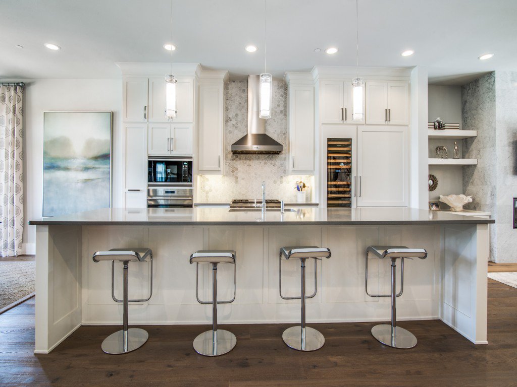 AmyPuchaty's tweet photo. A Look Inside Southlake's Most Coveted Brownstone @Kimberlybedwell https://t.co/RfuSSAH0CQ #AmyPuchaty #LuxuryRealEstateWriter #ListingCopy https://t.co/JEpE23y1HI