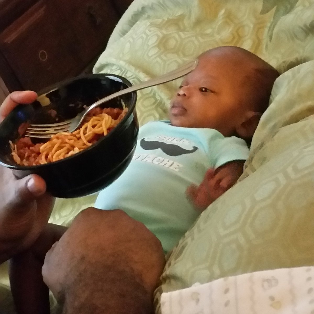 RozBitesN_RDU's tweet photo. Daddy...lemme get some of that scgetti. #NotTodayKid 👀 👀 😂 😂 😂 https://t.co/cAGWEoWSdE