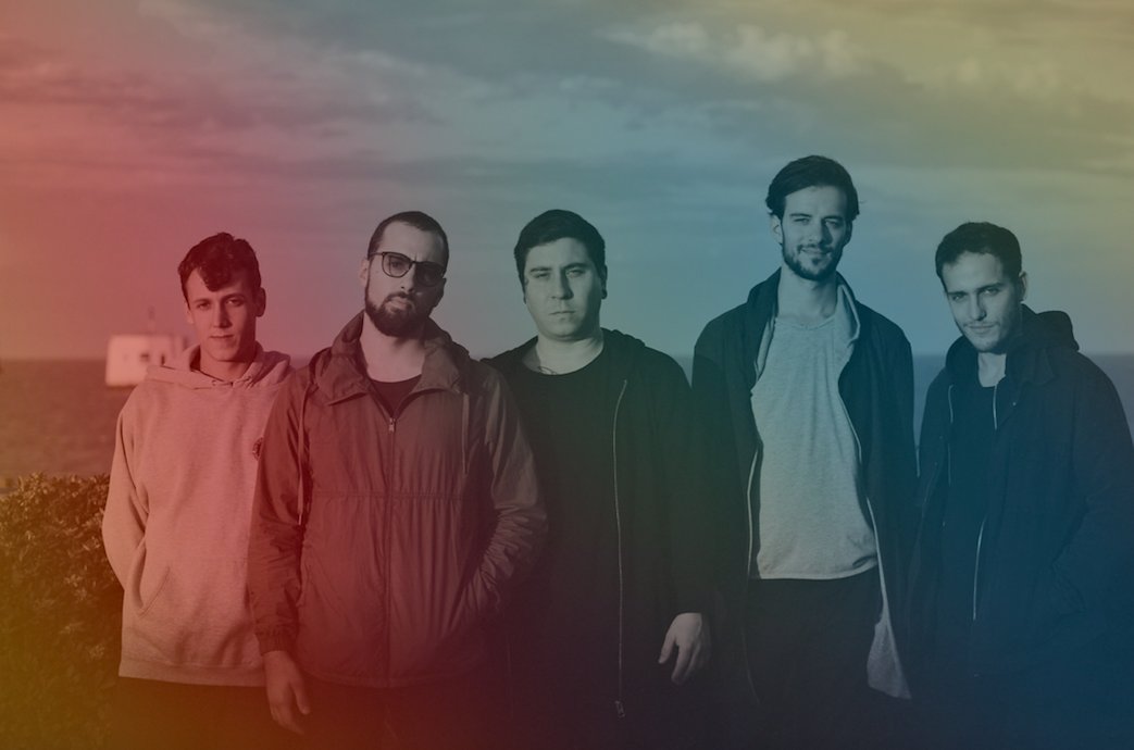 #ENTREVISTA Nos encanta el debut de Cuerpo, "Días Eléctricos", un disco que deberías escuchar ahora mismo bit.ly/cuerpoih