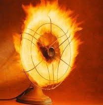 9espita's tweet photo. mi ventilador hoy 😭😭😟😟😟 #TerralMalaga https://t.co/05wfo1yGhG