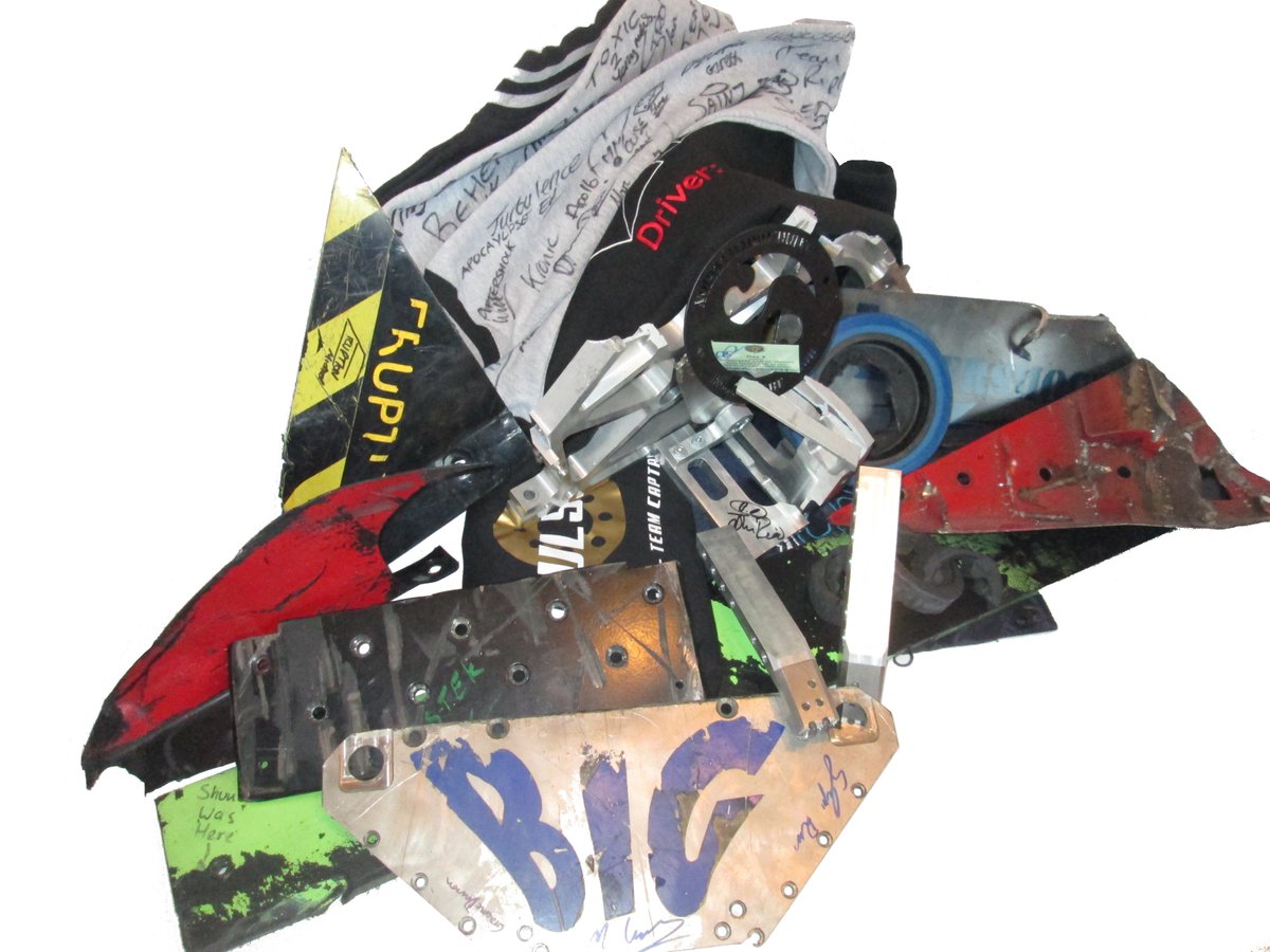 TR2_Robot's tweet photo. Wave 3 of our Charity Auction is now live! Please RETWEET AND SHARE! #BattleBots #RobotWars #charitytuesday 

https://t.co/VTQqwWm2i0 https://t.co/D7LfJ0mfs0