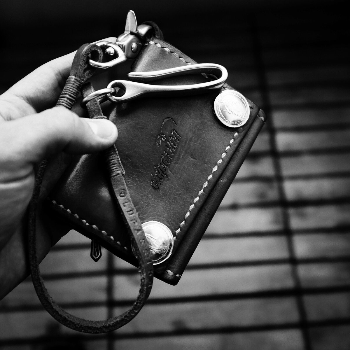 oldpassion_ch's tweet photo. used trifoldwallet with some helvetia conchos 🇨🇭 #wallet #walletchain #oldpassion #fromprisonwithlove #biker #leathergoods #handcrafted https://t.co/U9hoO2yGeV