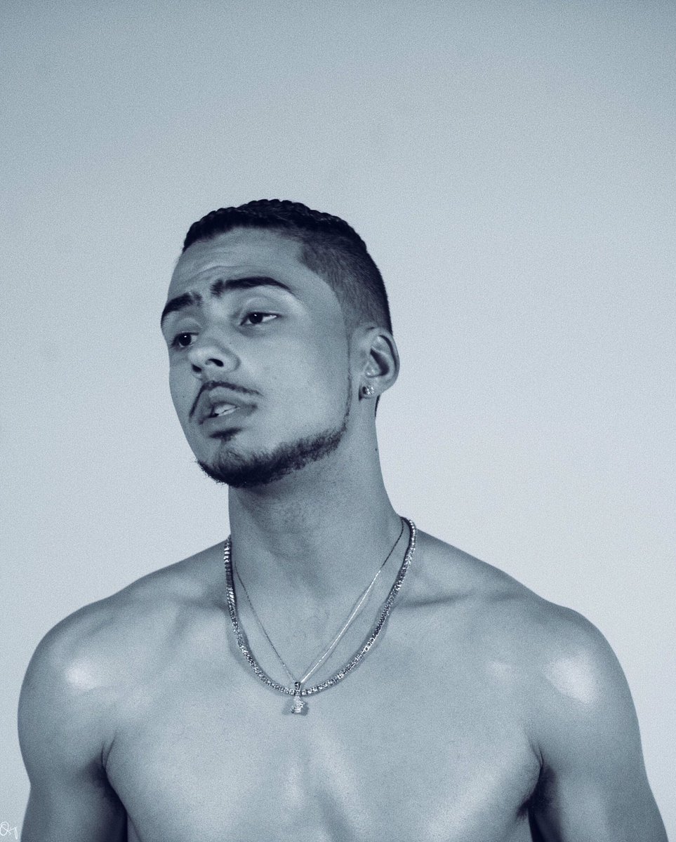 quincy's tweet photo. Baby. Let. Me. Make. Your. Waterfall. • https://t.co/iYwcBK1Qu1 • https://t.co/ffD1drDIT3