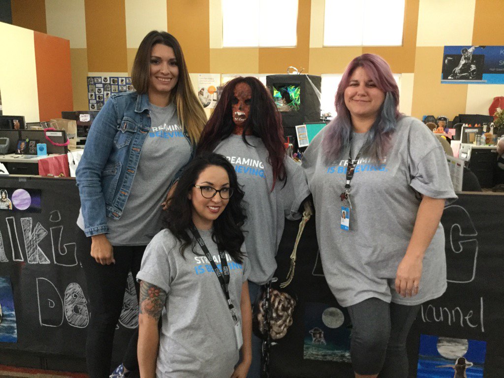 #DTVNOWTUGGLE <a href="/av2thetop/">Amanda Vargas</a> @PuebloAT_T