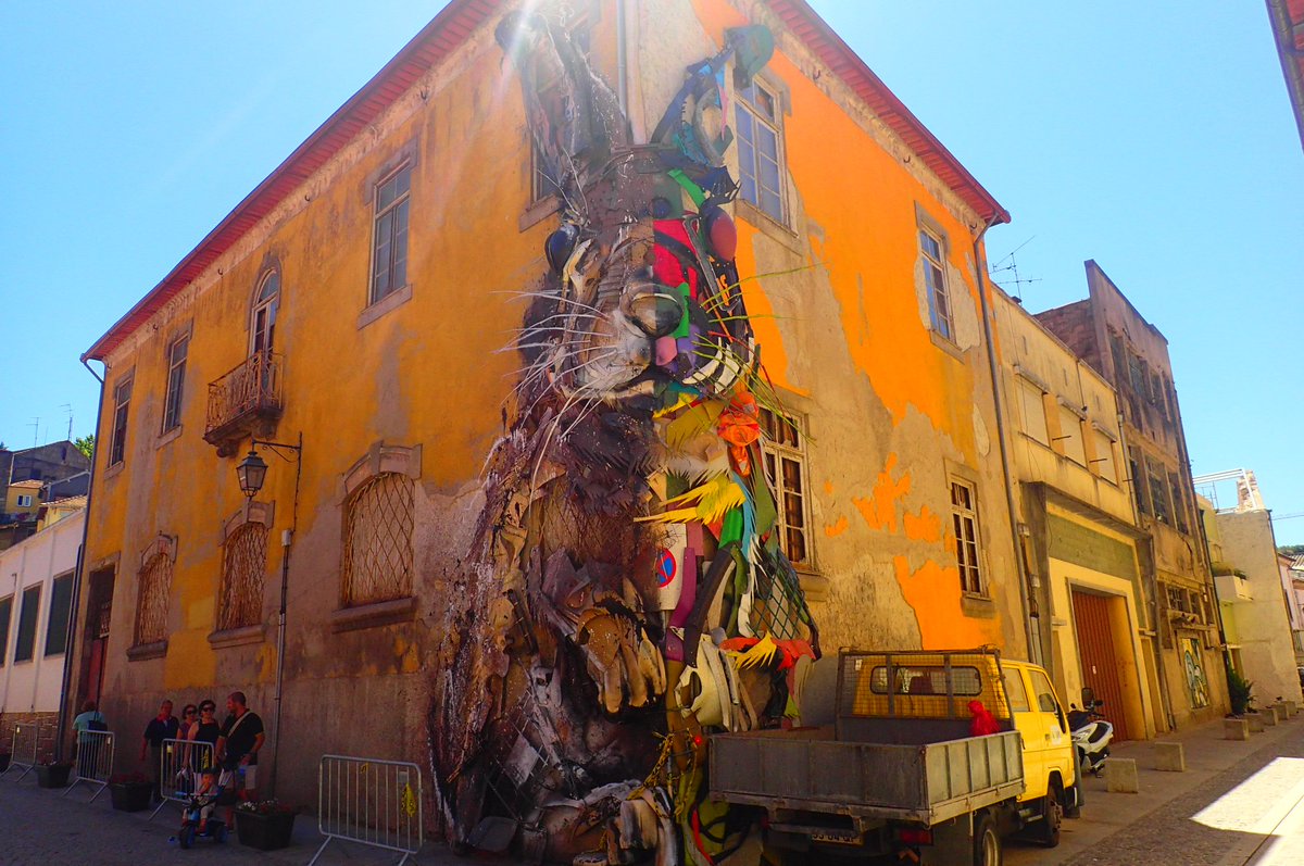 SimpleAller's tweet image. Se promener dans Porto et découvrir son charme. #StreetArt