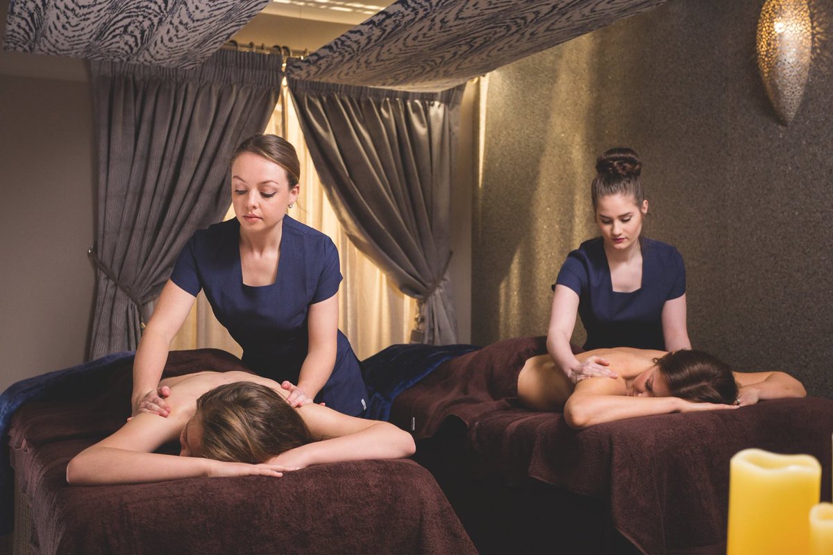 EsyaSpa_RR's tweet photo. There is limited availability on our Thursday offer - 2 for 1 @Elemis Sweet Orchid Full Body Massage!
Only £80 for two. Call 01637 882430 https://t.co/JiETiL4MAo