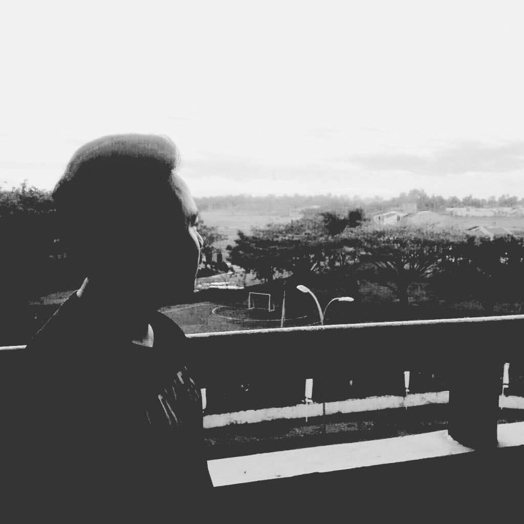 "Bagian dari kesuksesan adalah melakukan sesuatu yang tidak kita sukai, dan melakukannya dengan baik" 
#hitamputih @HitamPutihT7