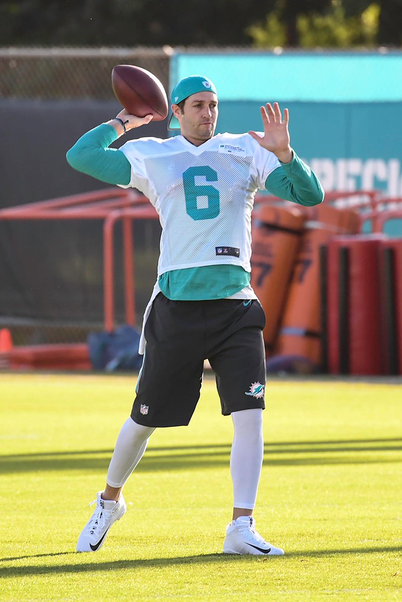 SportsCenter's tweet photo. Out of retirement and rocking a new shade of blue. https://t.co/6kGC0gudSI