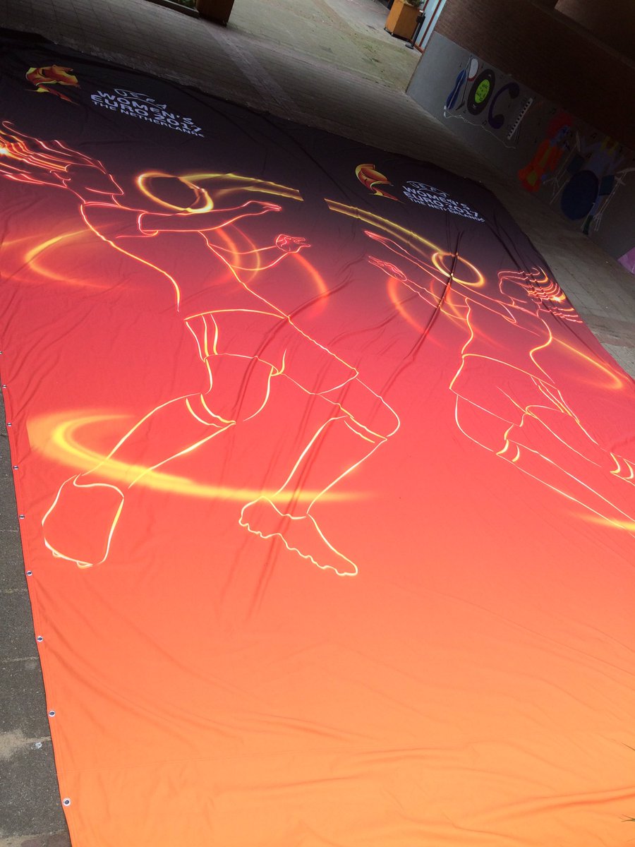 mirligt's tweet photo. Gisteren de banners opgehaald in Enschede van EK vrouwenvoetbal! Daar maken we mooie tassen van in Atelier Meer! https://t.co/6XzlmWQUw8