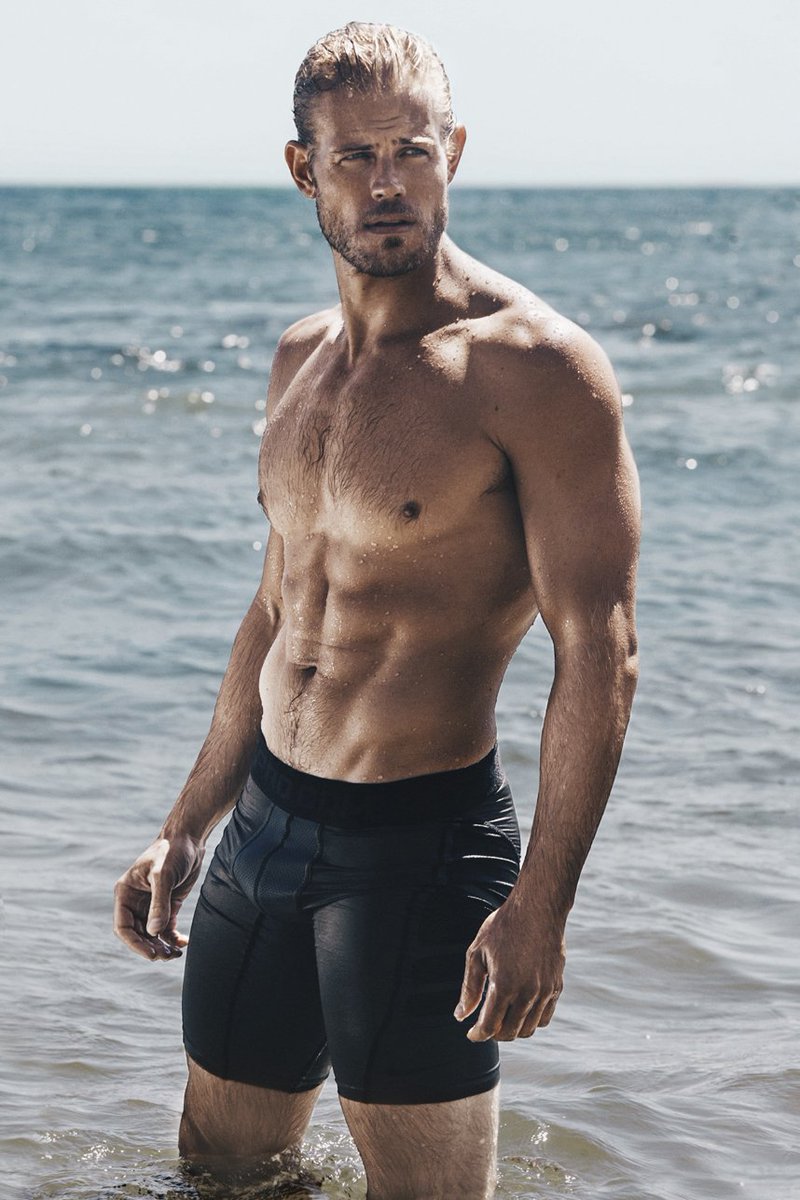 ILOVETVHUNKS's tweet photo. Big THANK YOU to @lizgateley for putting @trevdon on @lifetimetv and airing #escapingdad so much. Liz, perhaps #Unreal or his own show?😍 https://t.co/ar1OosbGEp
