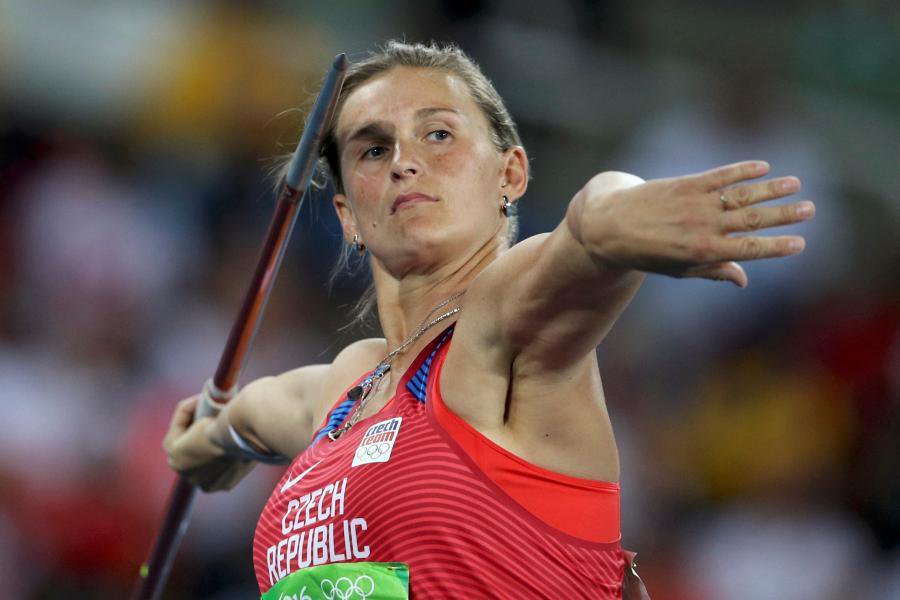 She won at 26 (Osaka 2007, 67.07), she wins again at 36! #BarboraŠpotáková 66.76 #London2017 #CzechRepublic #Jablonec #BeTheNext #Javelin