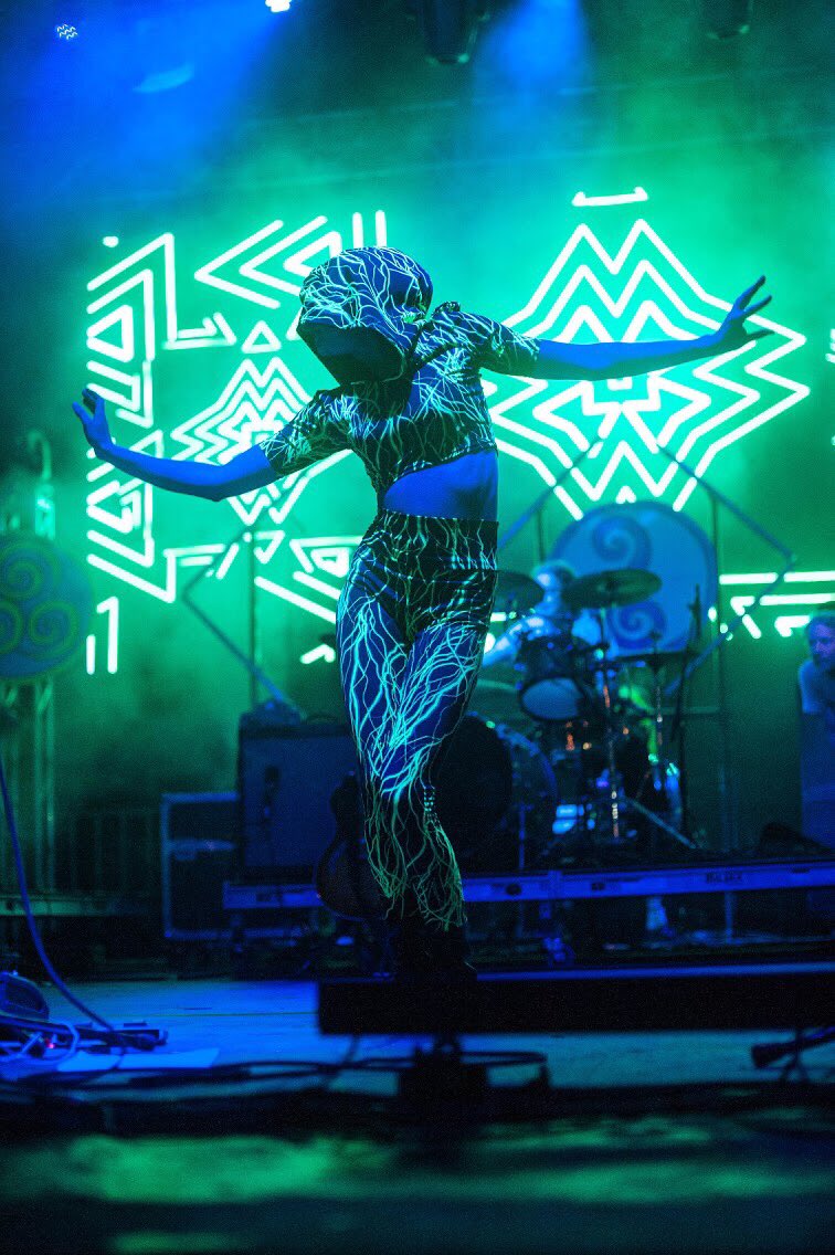 EarNuggets's tweet image. Guys. @AriseFestival was wild. More coming.