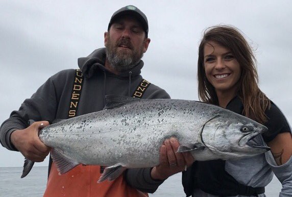 SkysGuide's tweet image. Kelsie with a ocean fresh king salmon caught with a @FishGLoomis SAMR 1174C and a @fishshimano Tekota 500LC #Oregon #Salmon #Fishing