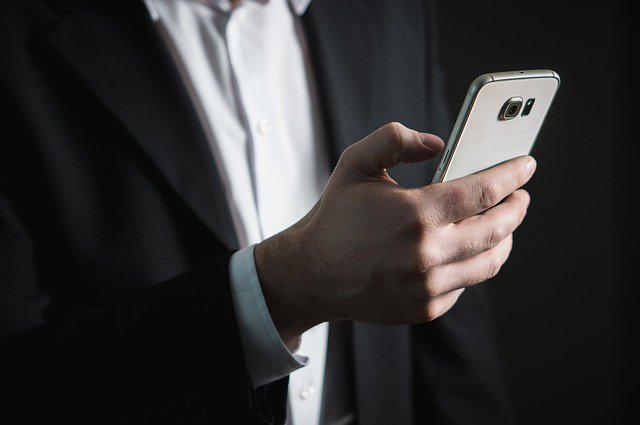 workplacecoach's tweet photo. FREE REPORT: "How to Survive and Thrive in the #Mobile Landscape of Today... and Beyond" https://t.co/8m2UosgmDR #emailmarketing #marketing https://t.co/btM6TJrs8N