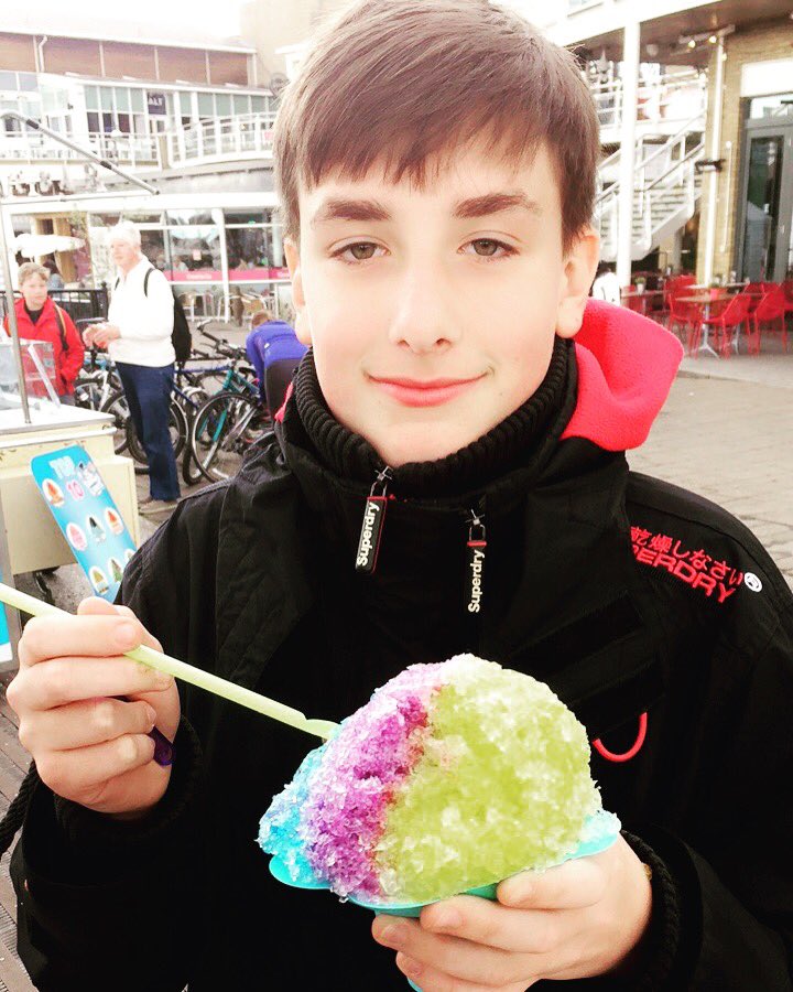Cathaclysmal's tweet photo. @cadwaladers certainly made my son's cheat day a special break from his diet today in #CardiffBay #oreowaffle #snowcone #hotchocolate🍦❄️ https://t.co/AsvU6iywmz
