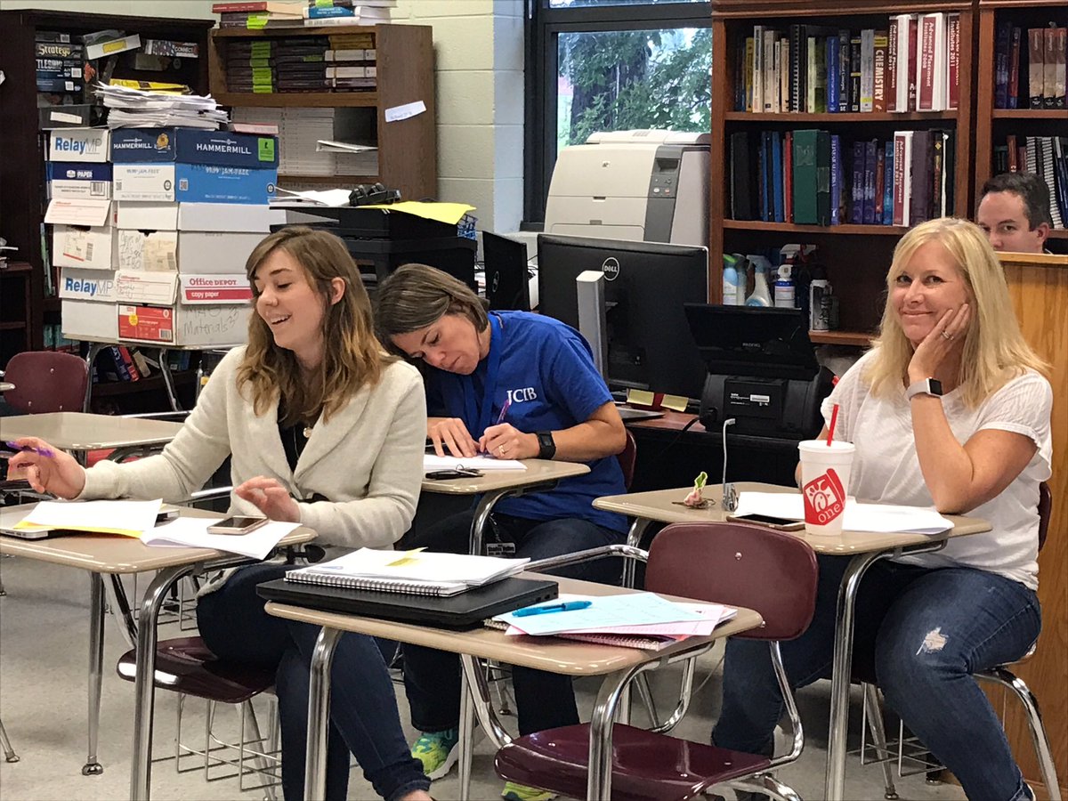 jolisaintsfan's tweet image. When you have two fabulous Coordinators lead PD... #winning! Thanks @dmilljcib and Mr. Cloninger for your support of teachers! @jefcoed