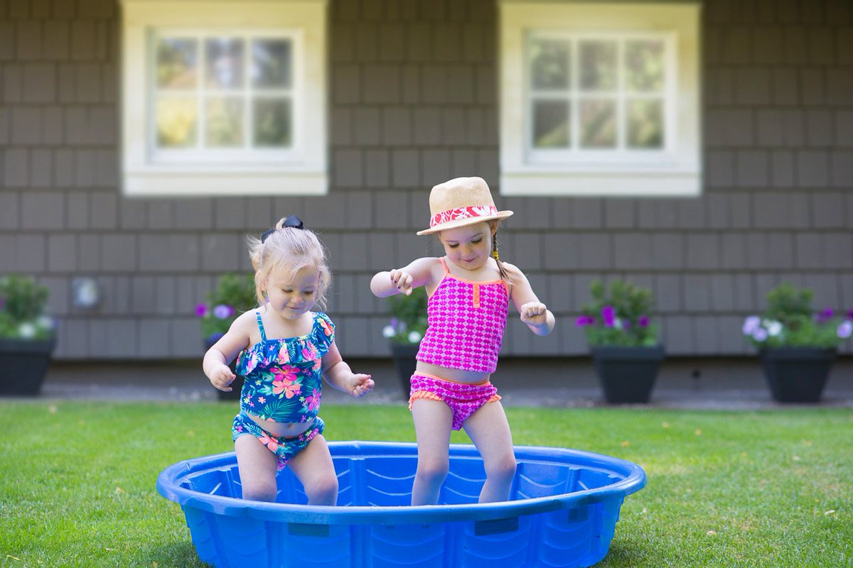 PediatricsNW's tweet photo. It's #hot out there! Don't miss these 5 tips to stay #sunsafe! https://t.co/JpdvuD8Px0 https://t.co/wsVQL13Hpf