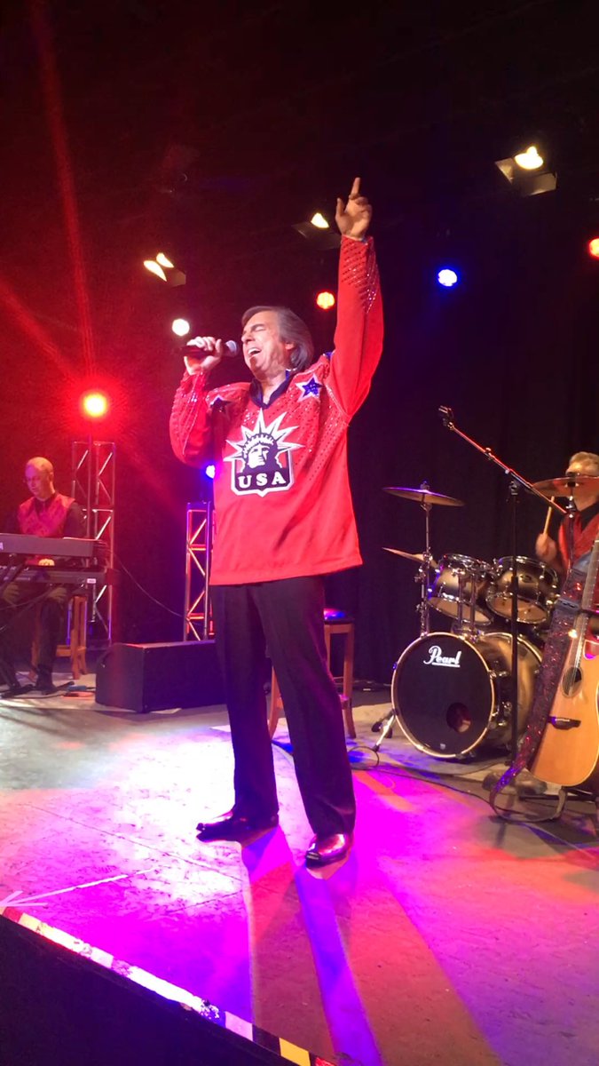 THANK YOU Lake Geneva for three sold out shows this past weekend! Tomorrow night Reno and on to Columbus! #NeilDiamond