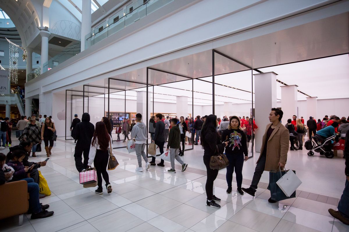 business's tweet image. Why are developers spending so much on malls if they’re dying? bloom.bg/2unEppp